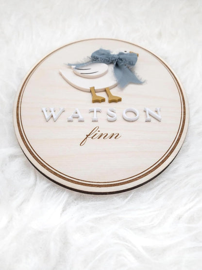 Personalized Goose Baby Name Sign – Custom Wooden Birth Announcement Plaque with Bow, Newborn Hospital Name Reveal Prop, Rustic Baby Nursery Decor, Handmade Gift for New Parents (BBW4)