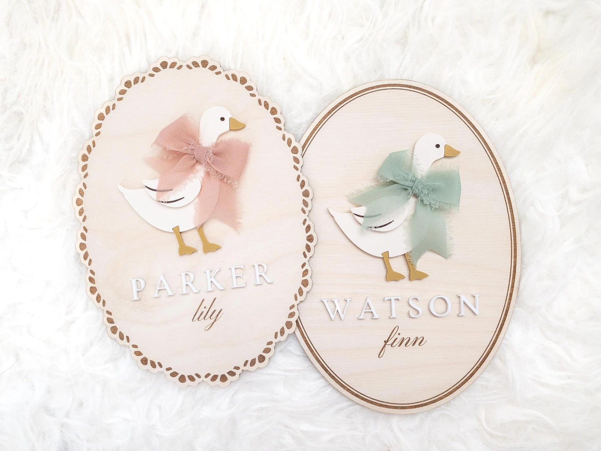 Personalized Goose Baby Name Sign – Custom Wooden Birth Announcement Plaque with Bow, Newborn Hospital Name Reveal Prop, Rustic Baby Nursery Decor, Handmade Gift for New Parents (BBW4)