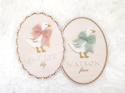 Personalized Goose Baby Name Sign – Custom Wooden Birth Announcement Plaque with Bow, Newborn Hospital Name Reveal Prop, Rustic Baby Nursery Decor, Handmade Gift for New Parents (BBW4)